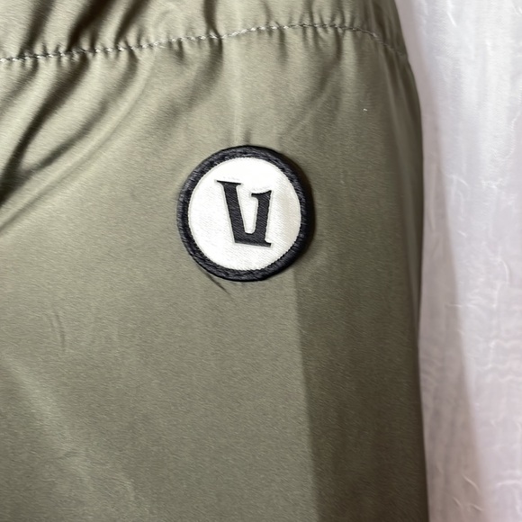 Vuori lightweight primaloft jacket. - Picture 10 of 13